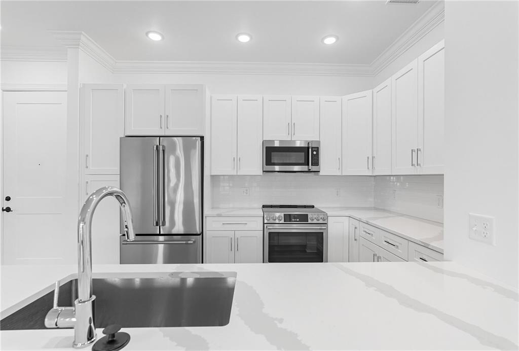 1 1st Street, Unit 103 Oakmont, PA 15139 - Photo 8 of 40