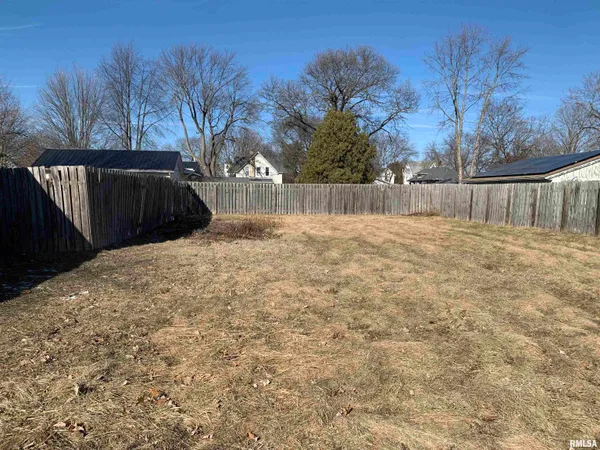 $59,700 | 1415 Conger Street, Galesburg, IL 61401