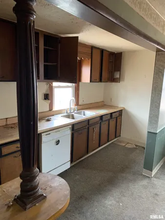 $59,700 | 1415 Conger Street, Galesburg, IL 61401