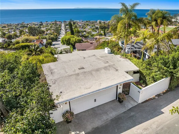 a outdoor living space with furniture and garden view