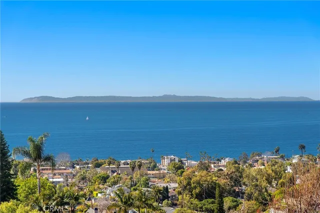 $14,995 | 875 Coast View Drive, Laguna Beach, CA 92651