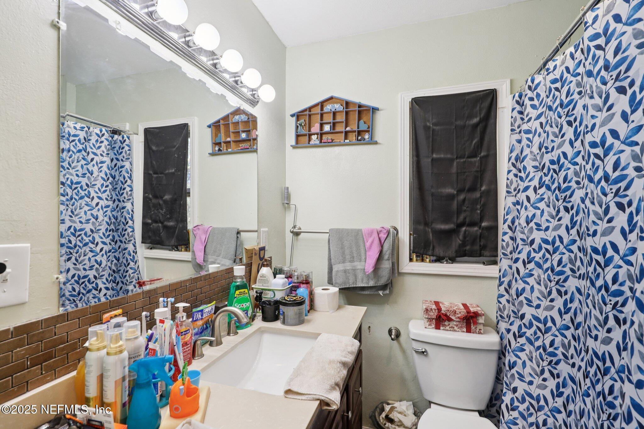 547 Southeast 58th Street Keystone Heights, FL 32656 - Photo 11 of 30 Bathroom