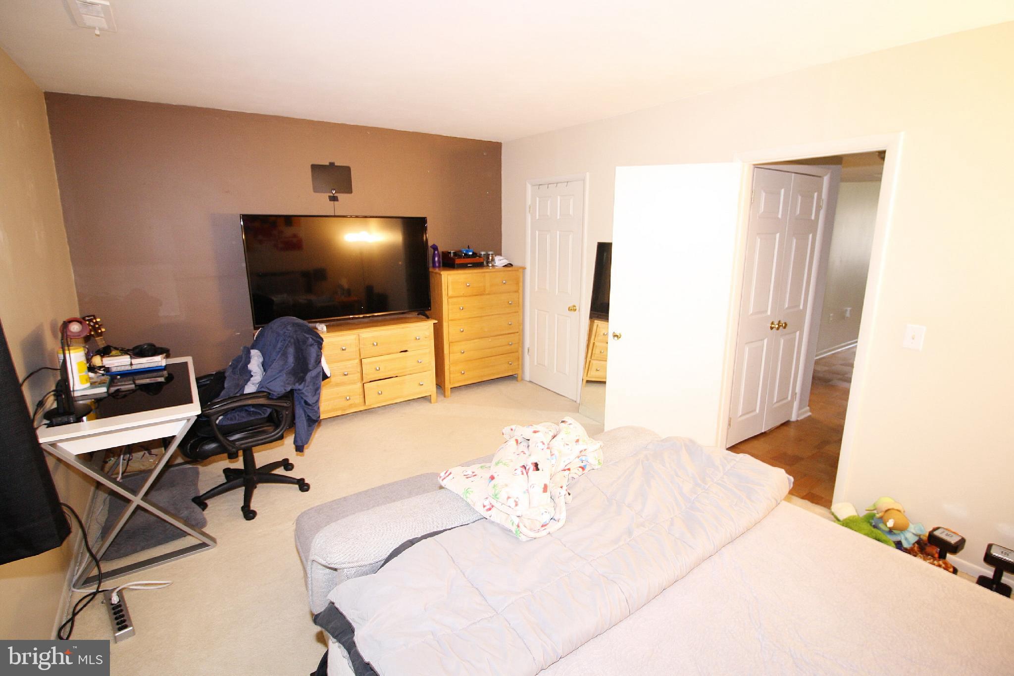 115 Cross Keys Road, Unit R115D Baltimore, MD 21210 - Photo 15 of 29 Bedroom
