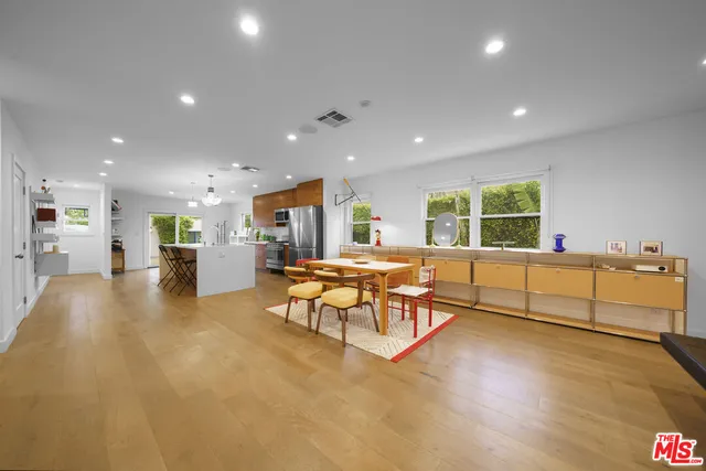 $10,000 | 848 North Las Palmas Avenue, Los Angeles, CA 90038