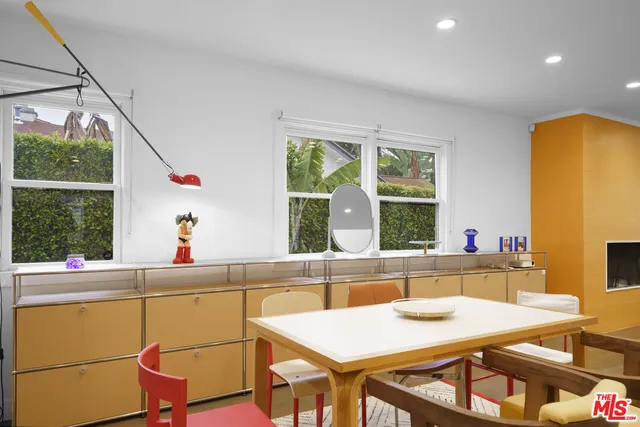 $10,000 | 848 North Las Palmas Avenue, Los Angeles, CA 90038