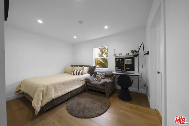 $10,000 | 848 North Las Palmas Avenue, Los Angeles, CA 90038