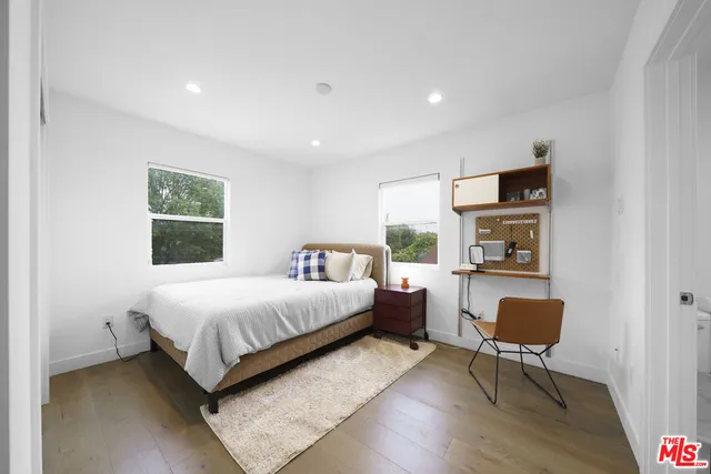 $10,000 | 848 North Las Palmas Avenue, Los Angeles, CA 90038