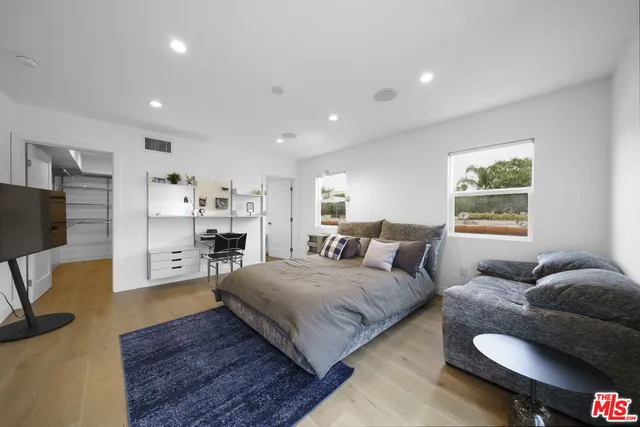 $10,000 | 848 North Las Palmas Avenue, Los Angeles, CA 90038