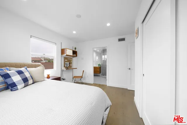 $10,000 | 848 North Las Palmas Avenue, Los Angeles, CA 90038