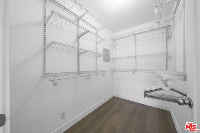 $10,000 | 848 North Las Palmas Avenue, Los Angeles, CA 90038