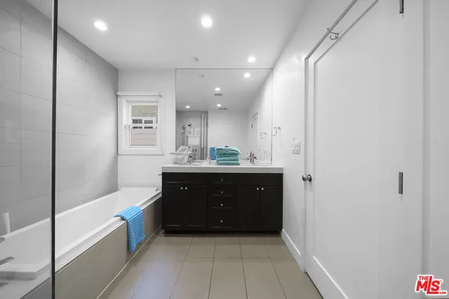 $10,000 | 848 North Las Palmas Avenue, Los Angeles, CA 90038