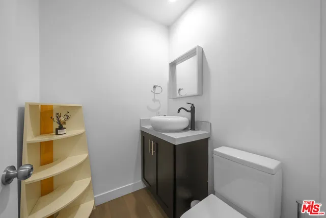 $10,000 | 848 North Las Palmas Avenue, Los Angeles, CA 90038