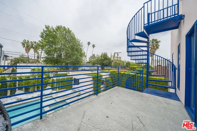 $10,000 | 848 North Las Palmas Avenue, Los Angeles, CA 90038