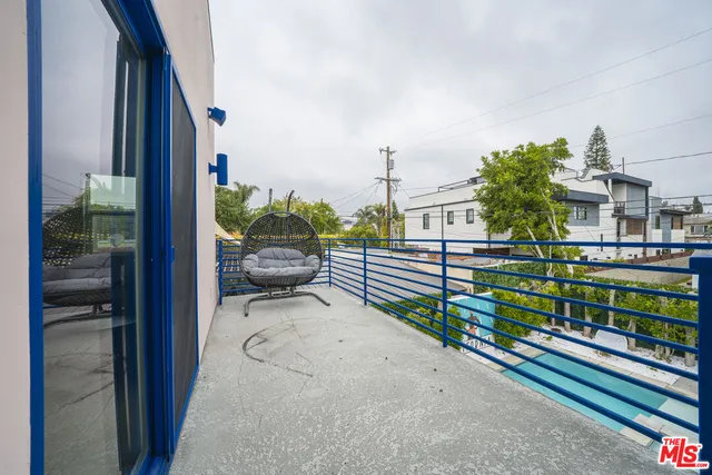 $10,000 | 848 North Las Palmas Avenue, Los Angeles, CA 90038