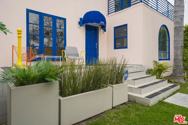 $10,000 | 848 North Las Palmas Avenue, Los Angeles, CA 90038