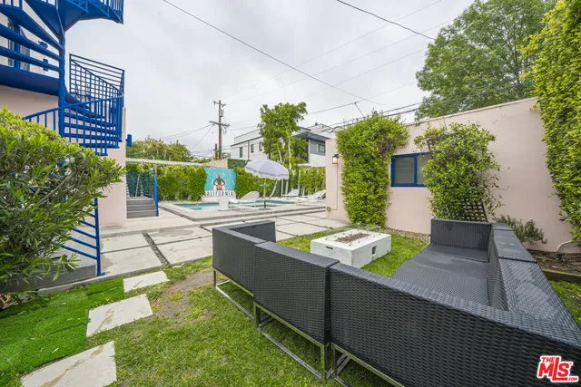 $10,000 | 848 North Las Palmas Avenue, Los Angeles, CA 90038