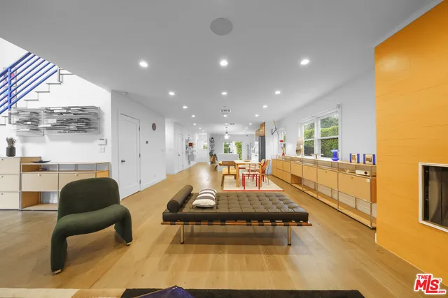 $10,000 | 848 North Las Palmas Avenue, Los Angeles, CA 90038