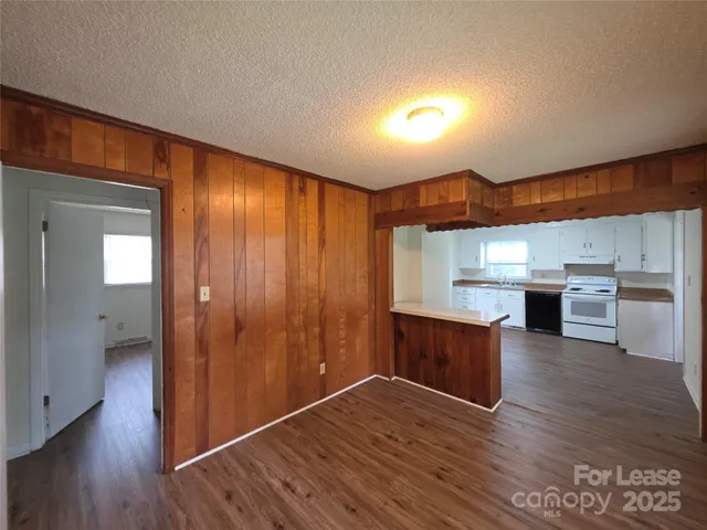 $1,695 | 6501 Barrington Drive, Charlotte, NC 28215