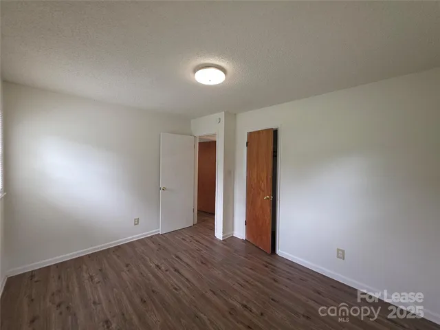 $1,695 | 6501 Barrington Drive, Charlotte, NC 28215