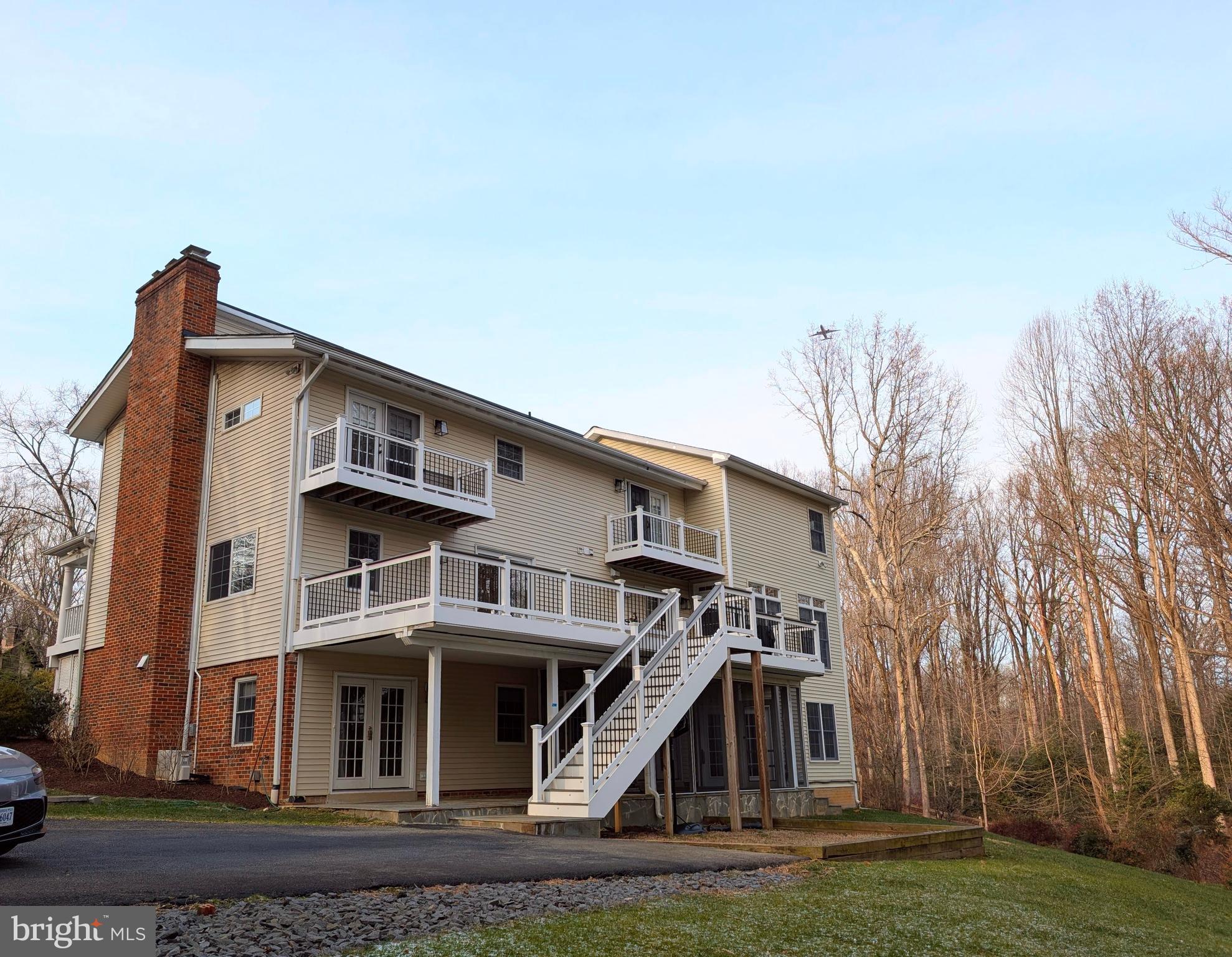 11901 Paradise Lane Herndon, VA 20171 - Photo 3 of 63