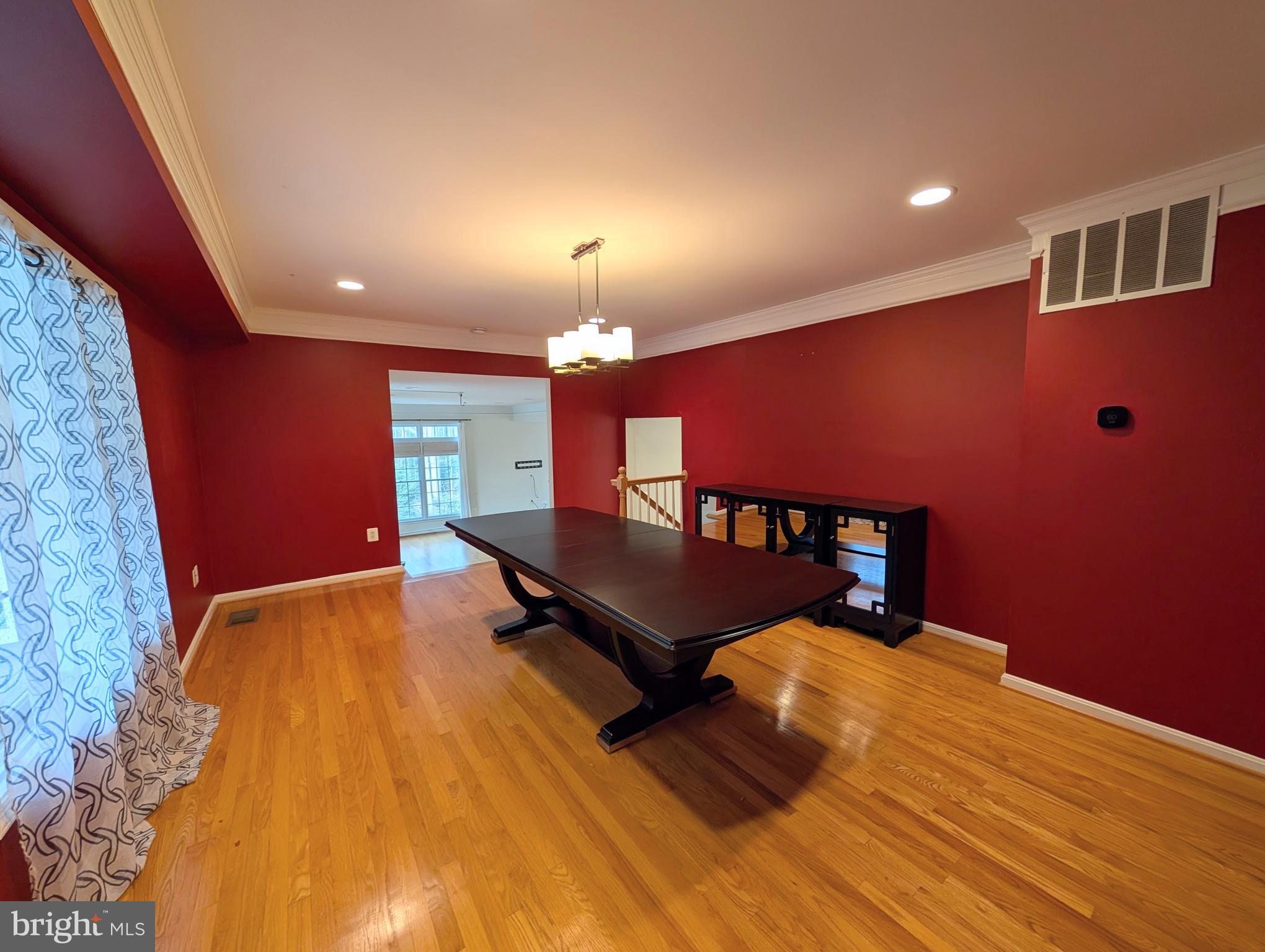 11901 Paradise Lane Herndon, VA 20171 - Photo 34 of 63 Dining Room