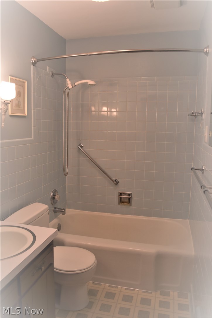 1245 Dayton Street Akron, OH 44310 - Photo 8 of 17 First floor full bath next to bedrooms #1 and #2