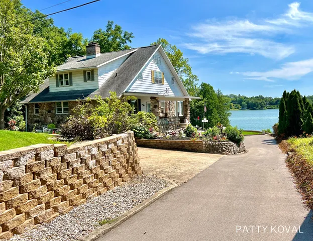 $1,800,000 | 446 Bayview Court, Caledonia, MI 49316