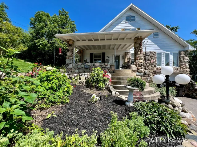 $1,800,000 | 446 Bayview Court, Caledonia, MI 49316