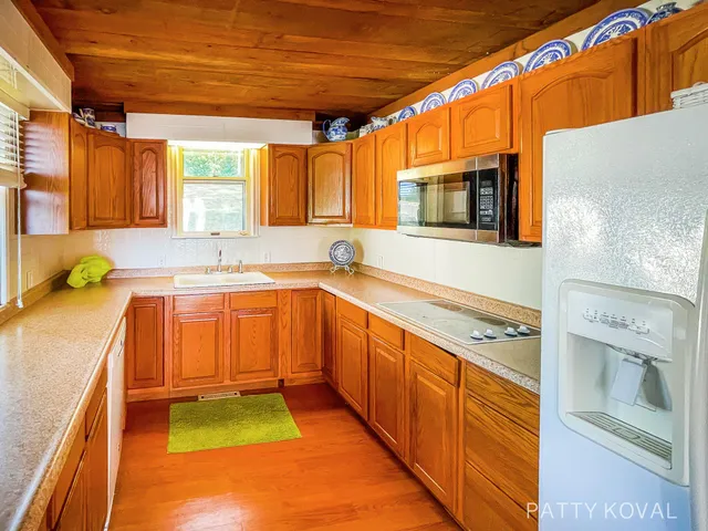 $1,800,000 | 446 Bayview Court, Caledonia, MI 49316