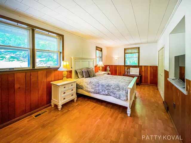 $1,800,000 | 446 Bayview Court, Caledonia, MI 49316