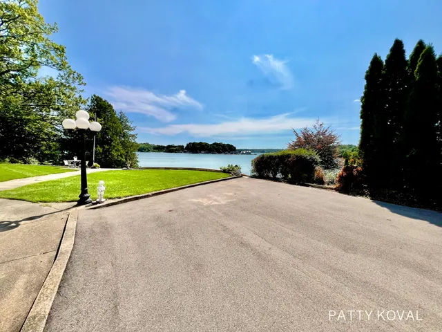 $1,800,000 | 446 Bayview Court, Caledonia, MI 49316
