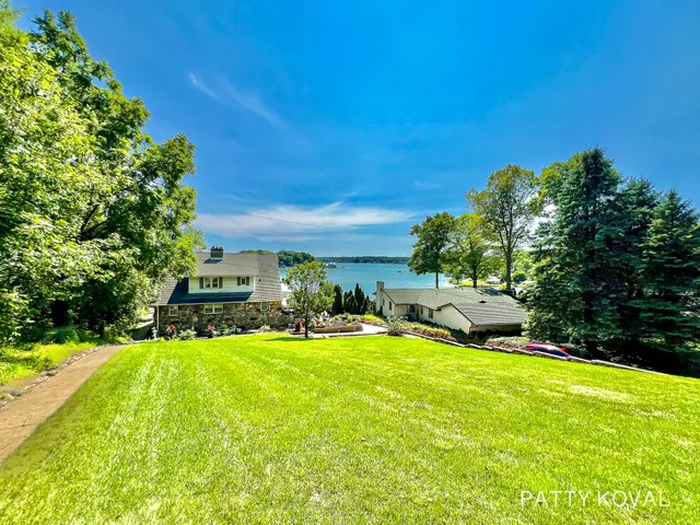 $1,800,000 | 446 Bayview Court, Caledonia, MI 49316