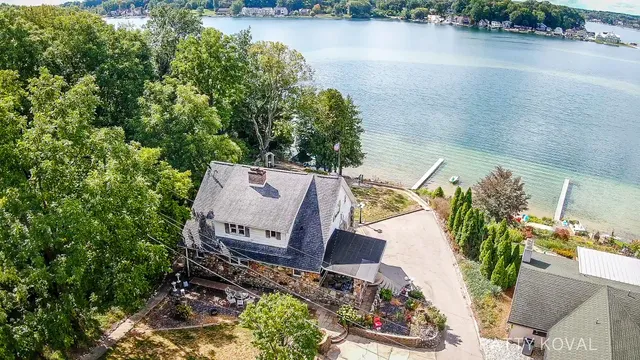 $1,800,000 | 446 Bayview Court, Caledonia, MI 49316