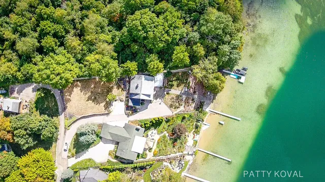 $1,800,000 | 446 Bayview Court, Caledonia, MI 49316