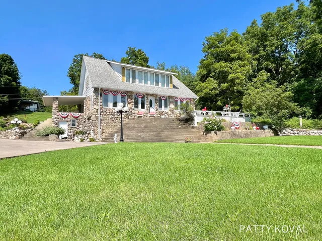 $1,800,000 | 446 Bayview Court, Caledonia, MI 49316