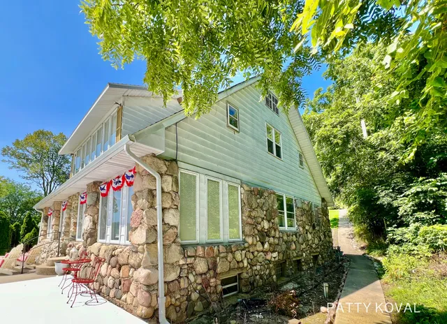 $1,800,000 | 446 Bayview Court, Caledonia, MI 49316