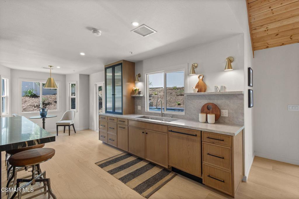 5354 Lewis Road Agoura Hills, CA 91301 - Photo 5 of 33