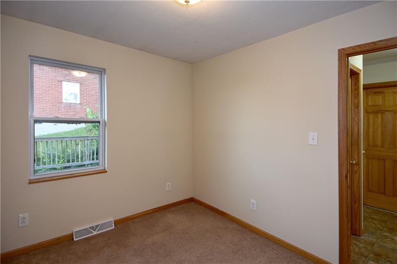 545 Davis Avenue Rochester, PA 15074 - Photo 12 of 25