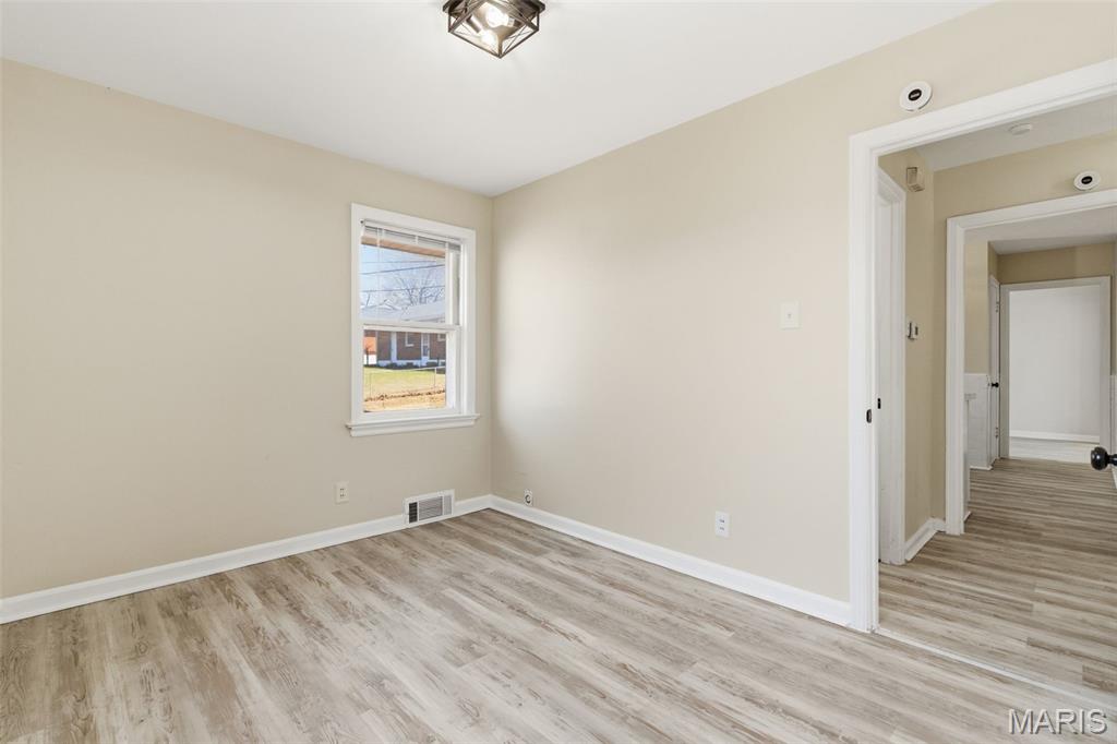 1083 Jennings Station Road St. Louis, MO 63137 - Photo 15 of 26