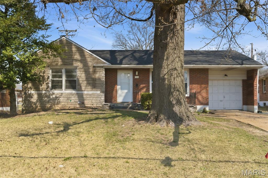 1083 Jennings Station Road St. Louis, MO 63137 - Photo 2 of 26