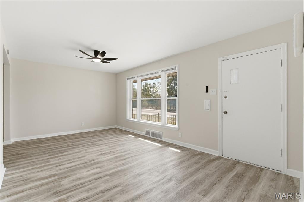 1083 Jennings Station Road St. Louis, MO 63137 - Photo 3 of 26