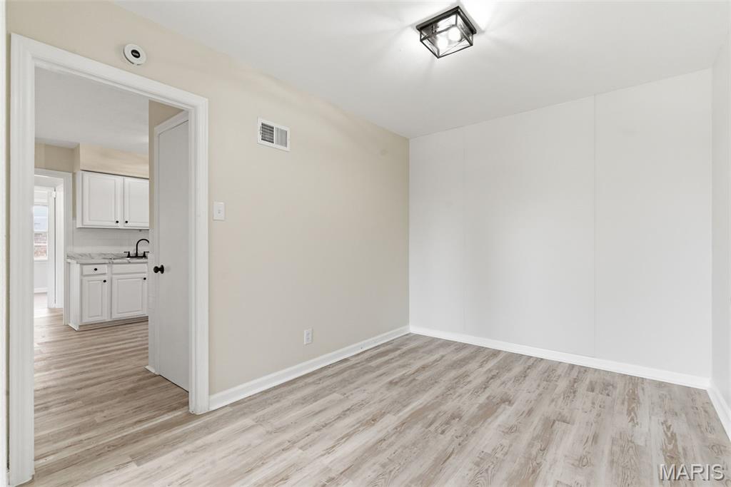 1083 Jennings Station Road St. Louis, MO 63137 - Photo 8 of 26