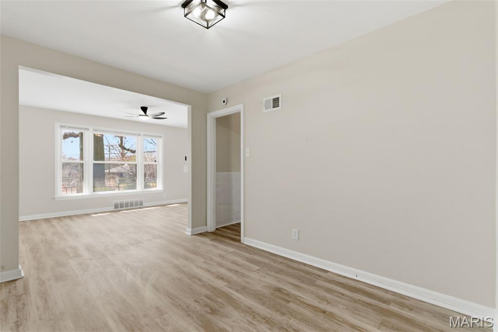 1083 Jennings Station Road St. Louis, MO 63137 - Photo 9 of 26