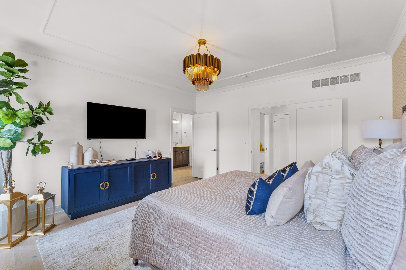 3901 Freedom Boulevard Champaign, IL 61822 - Photo 28 of 55 a bedroom with a bed and a flat screen tv