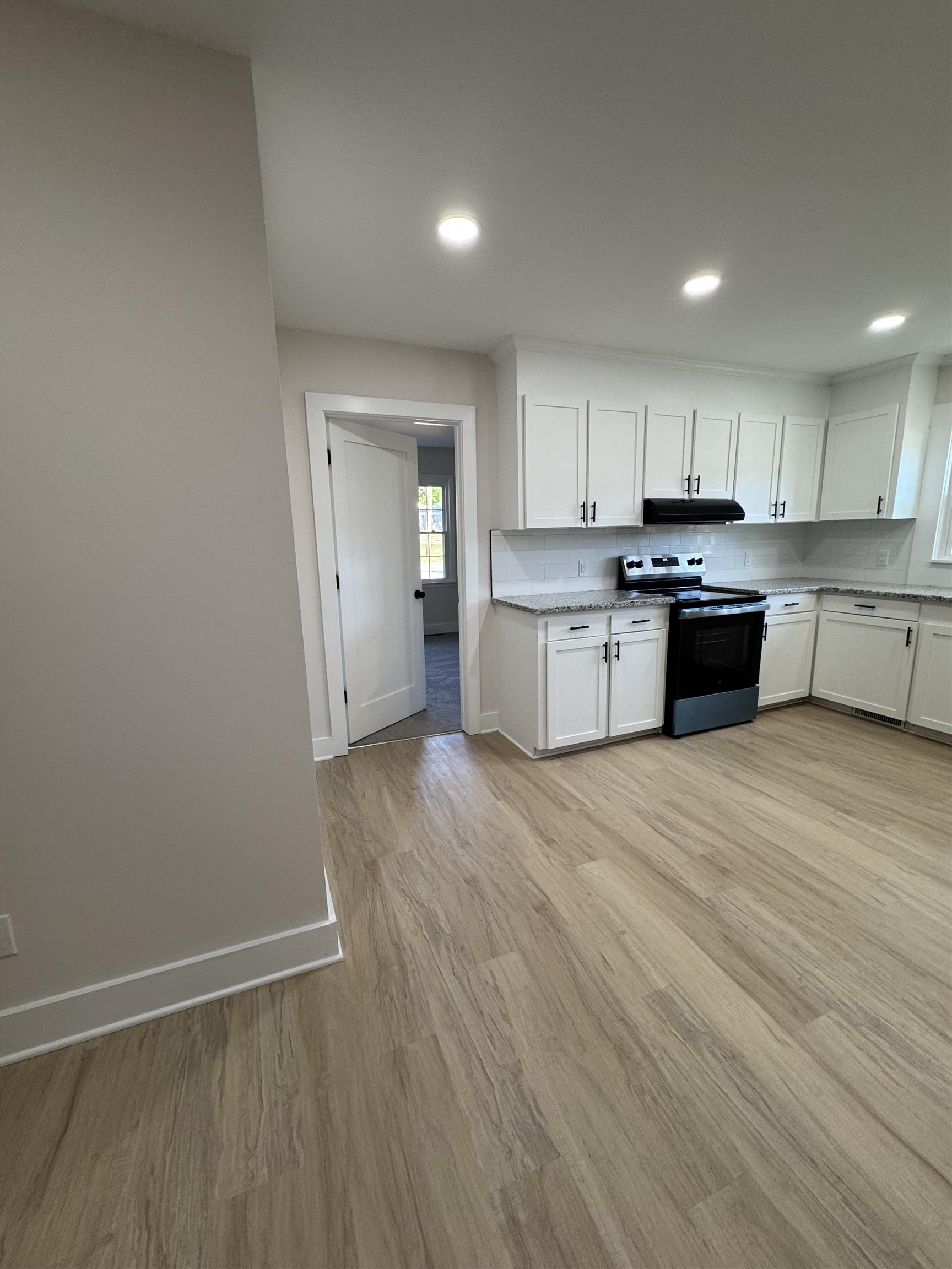 401 Thompson Street Gaffney, SC 29340 - Photo 15 of 33