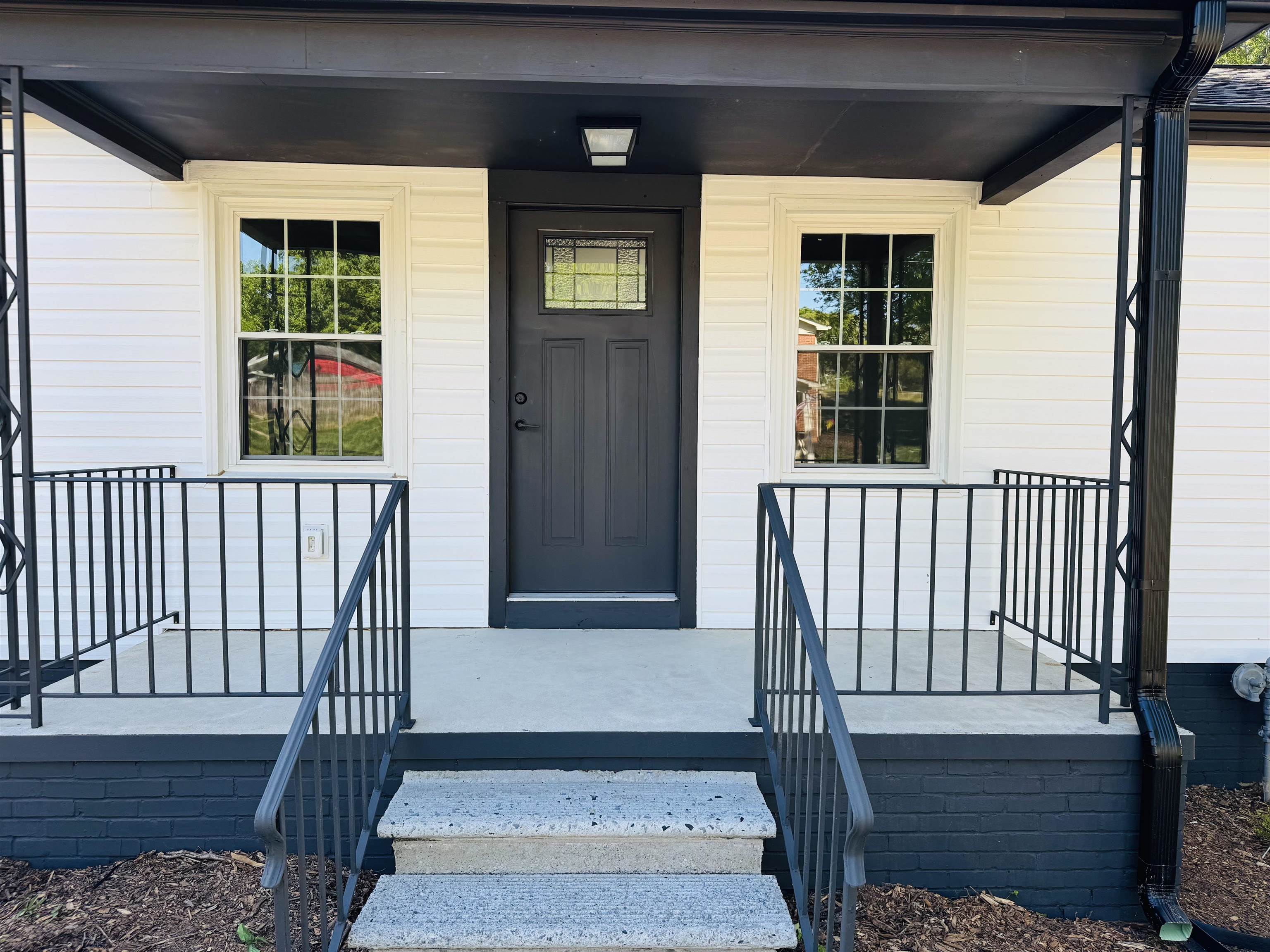 401 Thompson Street Gaffney, SC 29340 - Photo 2 of 33