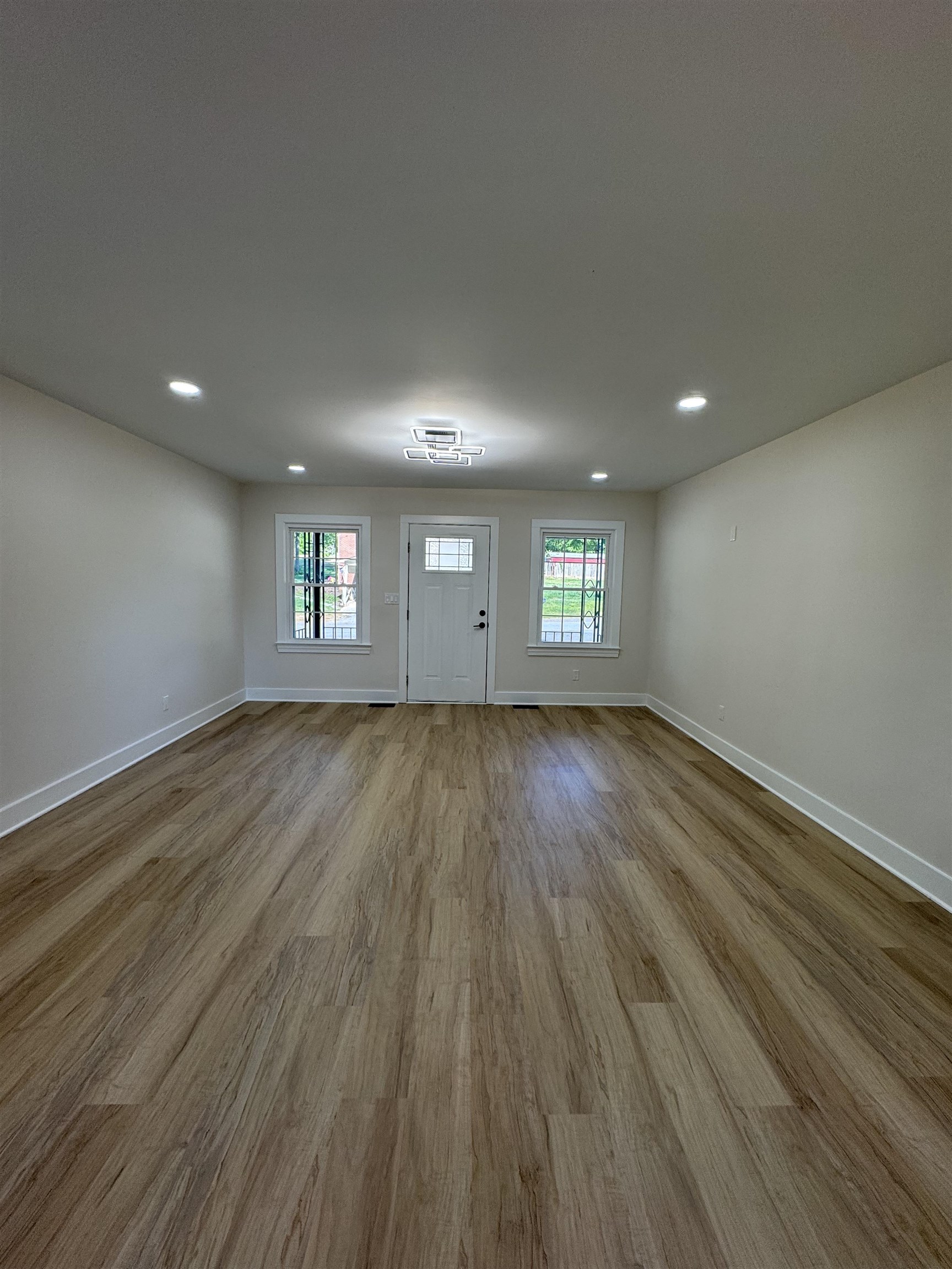 401 Thompson Street Gaffney, SC 29340 - Photo 7 of 33