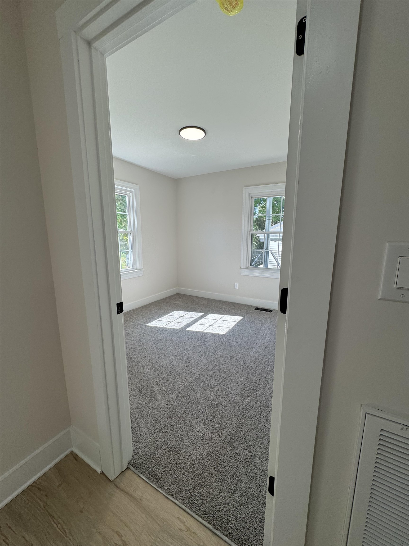 401 Thompson Street Gaffney, SC 29340 - Photo 9 of 33