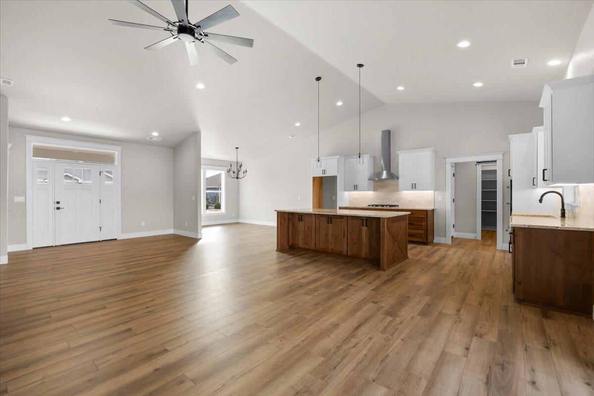 1757 River Run Street Central Point, OR 97502 - Photo 14 of 52 13-CI_0341
