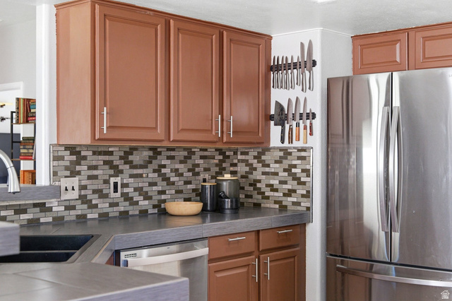 2883 Overlook Drive St. George, UT 84790 - Photo 16 of 36
